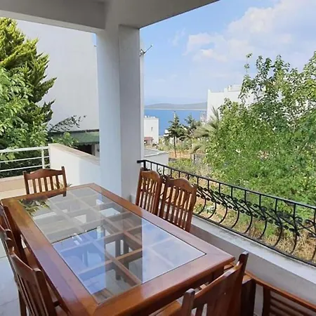Gundogan Full Sea View With Garden Triplex